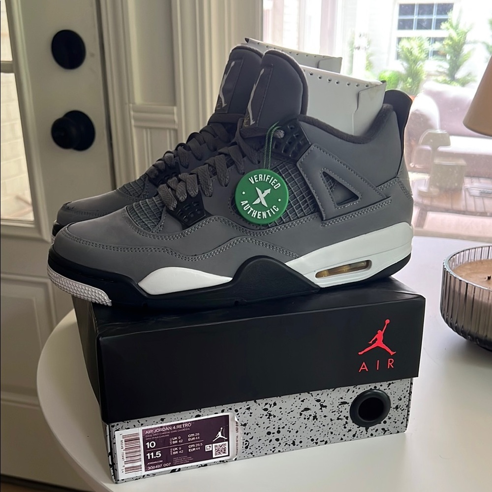 Mens size 10 Jordan Air 4 Retro Cool Grey Sneakers NWB